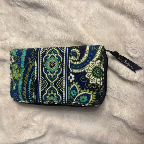 Vera Bradley Quilted Zip Wallet Rhythm & Blues Retired Pattern 2011 Blue Paisley - Picture 2 of 5